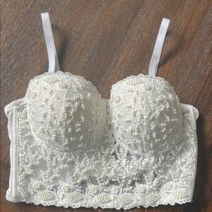 Elegant White Lace Bustier